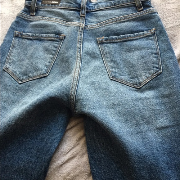 Fashion nova “got it from my mama  jeans” NWT - Picture 4 of 6
